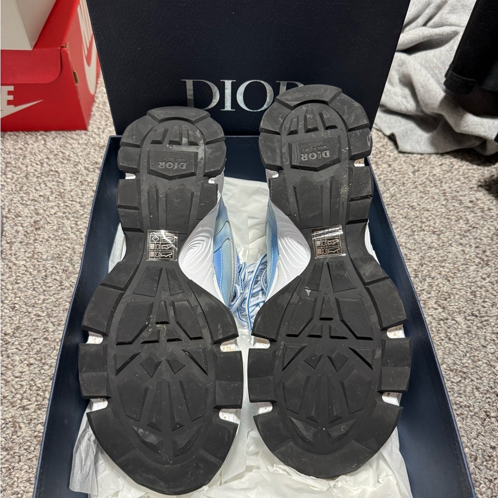 Men’s Dior Gradient Blue and White Sneakers size 11.5 - Picture 6 of 7